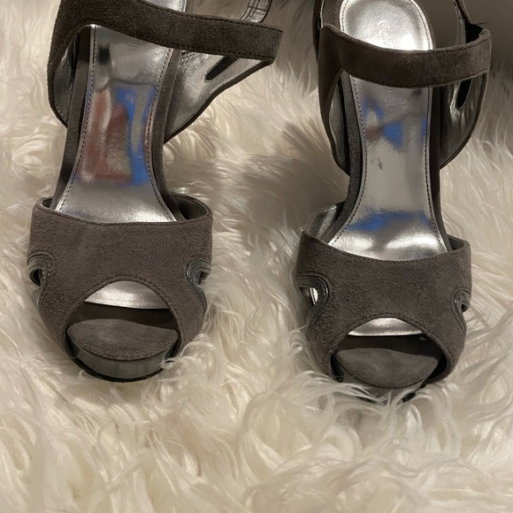 Gray Calvin Klein shoes - Picture 3 of 4